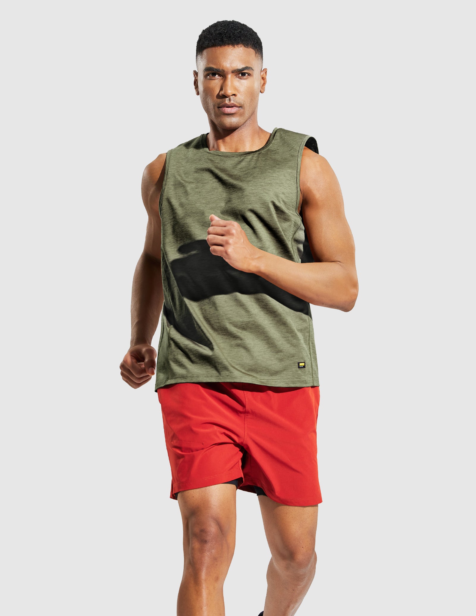 MIER Men's Dry Fit Tank Top Sleeveless T-shirt for Running Men's Tank Top